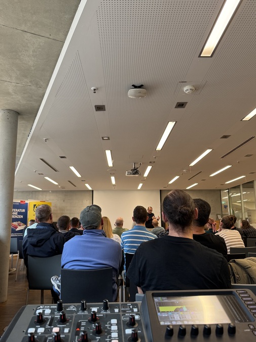 "Alles KI?" in der Stadtbibliothek mit Referent Dr. Andrej Heinke (1)