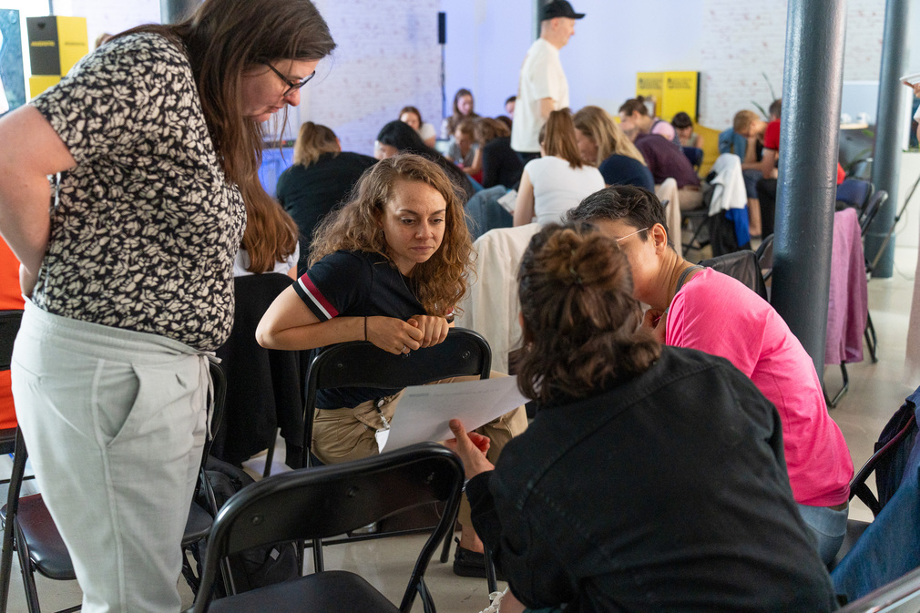 Entspannt Feedback geben bei BRANDAD (3)